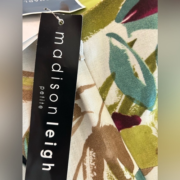 Madison Leigh Petite Size 12P Linen Blend Leaf Sleeveless Ruffled V Neck NWT - Picture 7 of 9